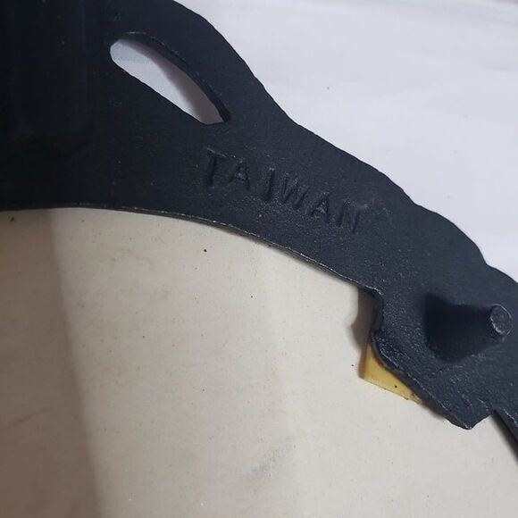 Vintage Porcelain Green Christmas Tree Iron Trivet Holiday Decor - Picture 5 of 8